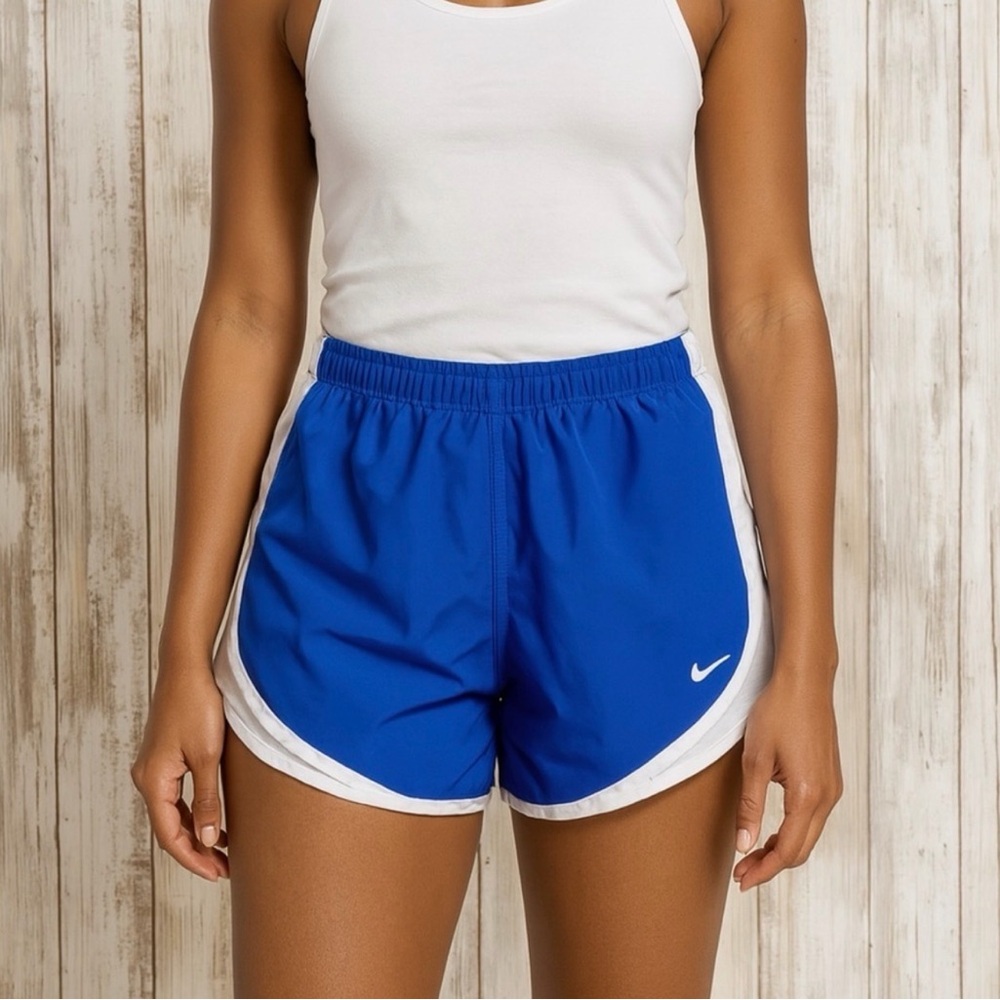 Nike Women's Shorts in Blue and White Dri-fit Athletic Size Small